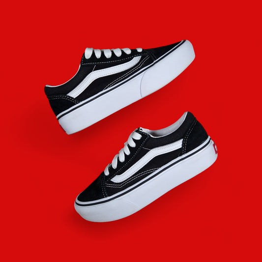 VANS - OFF THE WALL - OLD SKOOL - BLACK/WHITE - SIZE 2